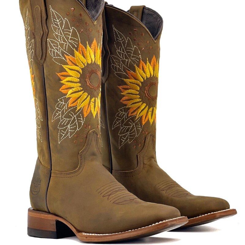 Western women's cowboy embroidered boots